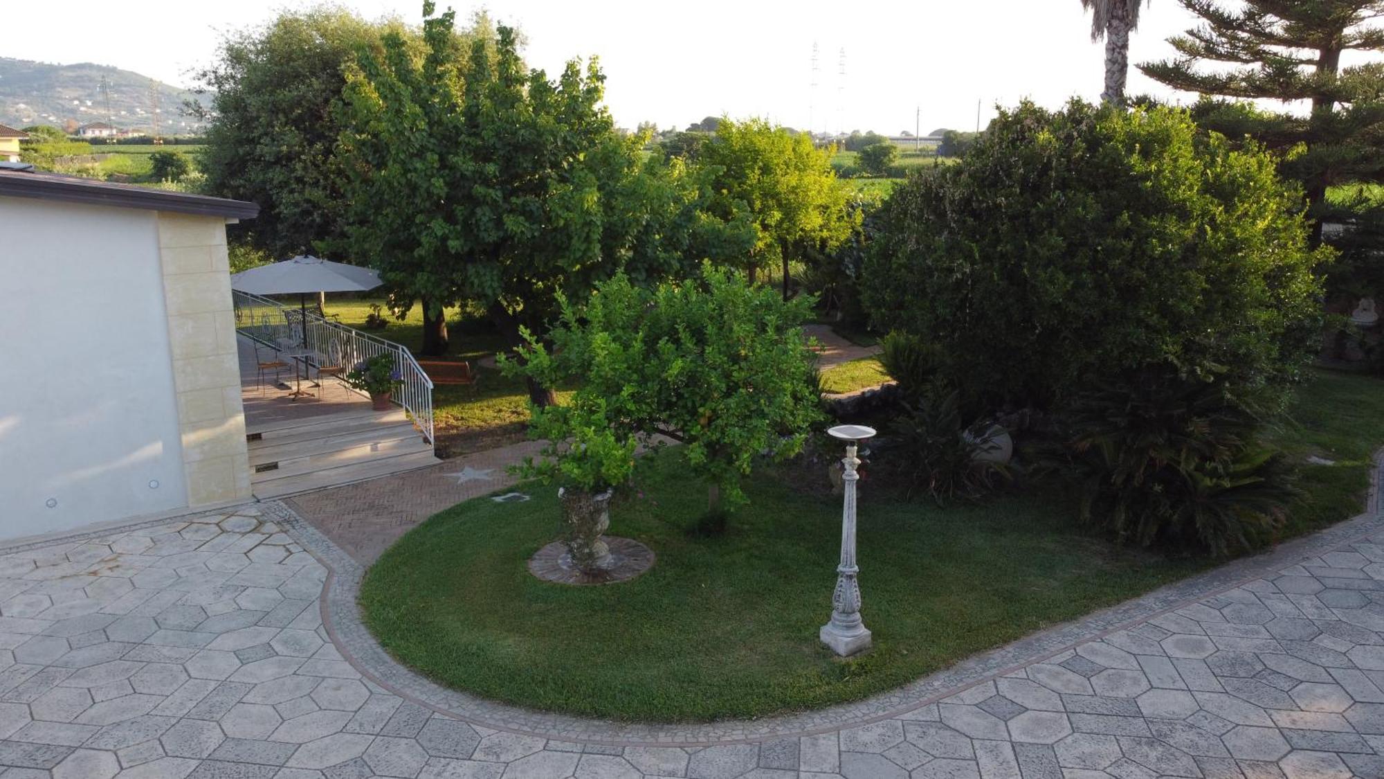 B&B Le Dee Di Paestum Exterior foto